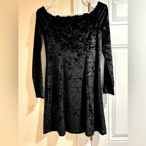 Women’s Hollister black velvet dress size M